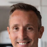 Damien Castel, testeur d'aspirateurs robots
